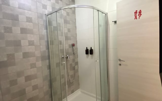 Central: Private En-Suite bedroom with Balcony