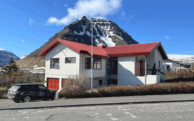 2 camas, Wi-Fi rápido, aparcamiento gratuito y sauna - Westfjords AP