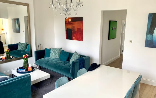 Double room with own bathroom in Central Apartment Westfield London