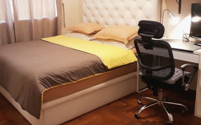 B&B HOMESTAY - Quarto Deluxe com uma cama king size SEALY + pequeno...