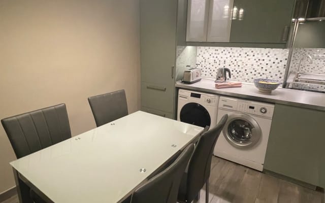 A sua casa espaçosa junto ao parque com uma varanda solarenga - Foto 13