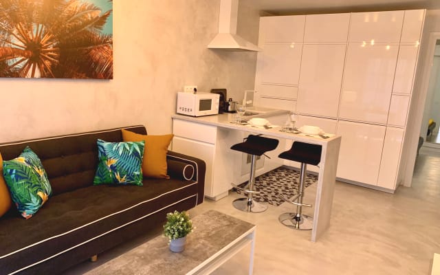 Apartment yard wififree swift swimming pool garden