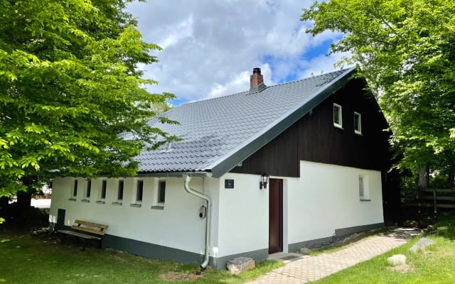 Cozy cottage for 6 pers. with sauna, close to the lake
