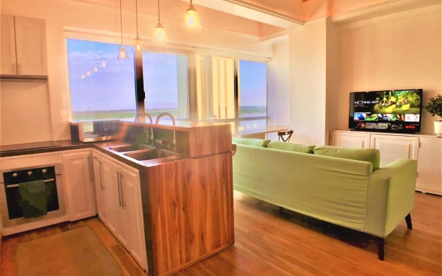  24/7 SICHERHEIT, HOCHHAUS MIT BLICK AUF FLUSS UND STADT, KINGSIZE-BETT, KOSTENLOSES PARKEN - Foto 10