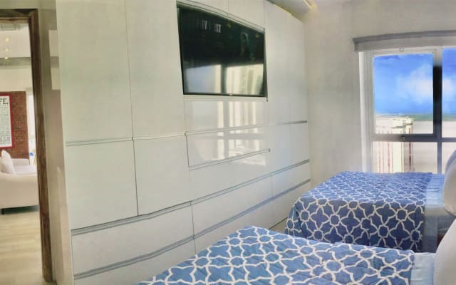  24/7 SICHERHEIT, HOCHHAUS MIT BLICK AUF FLUSS UND STADT, KINGSIZE-BETT, KOSTENLOSES PARKEN - Foto 10