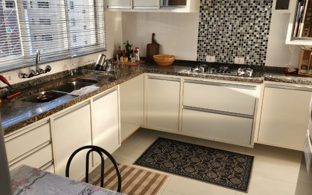 Single room in high standard apartment
