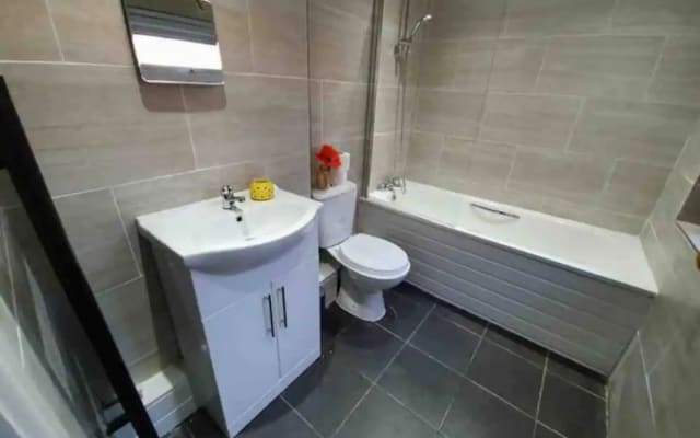 Maison moderne au coeur de Liverpool, 3 chambres. - Photo 8