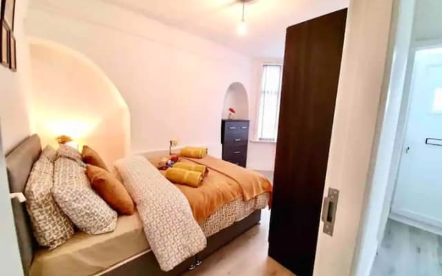 Cheeky & Cheerful 3 BR Home near City Centre