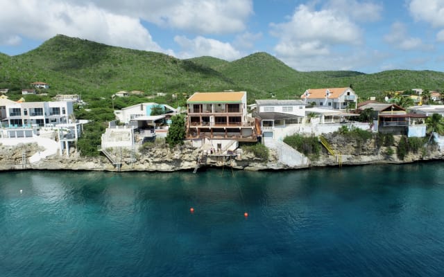 Lagun Vacation House/Villa with private Beach - Picture 1