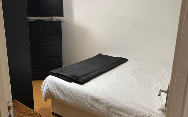 Comfortable double room in Highbury & Islington Zone2