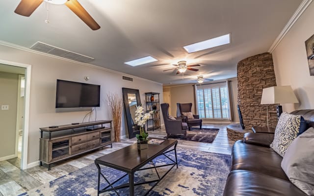 Downtown Scottsdale 1800 plus sq ft mit Pool, private Terrasse, 2 Auto 