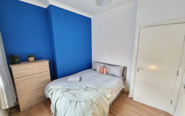 Séjournez et profitez des jeux en LP dans cette maison de 4BR