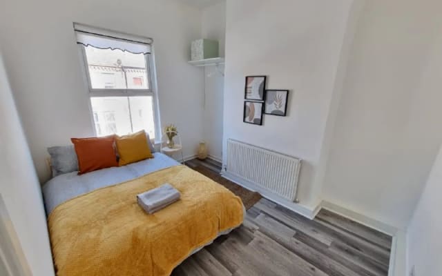 Nicely Decorated 4BR, w/ Foosball Table and more!