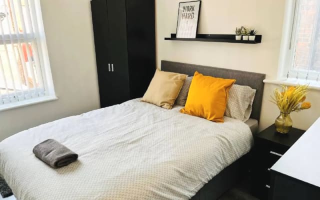 Clean and Classy 4-BR Home near City Centre