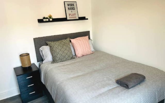 Clean and Classy 4-BR Home near City Centre