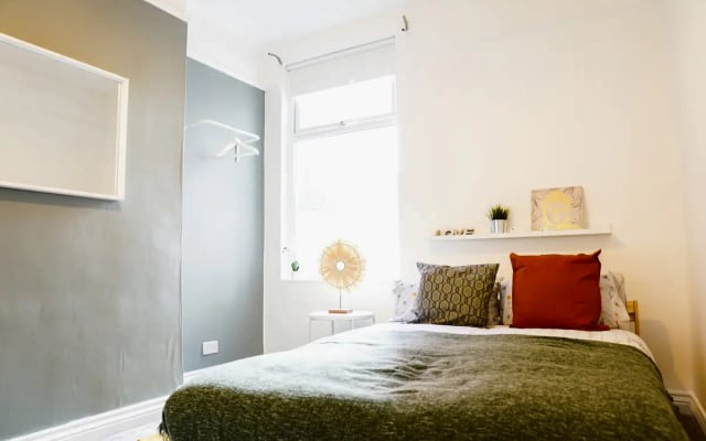 New Cosy 4-BR Super Table, Overall Best