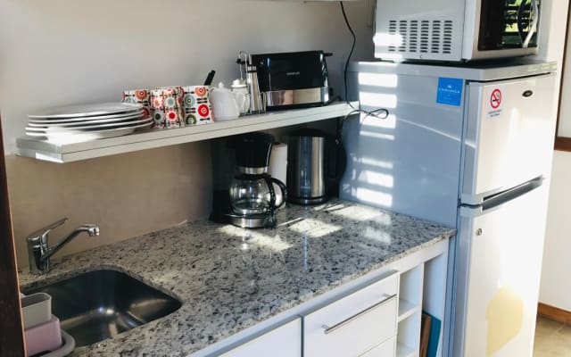 ApartMG 2pax Wi FI, DTV, Alarma, Piscina, Split, Parrilla, Jardin