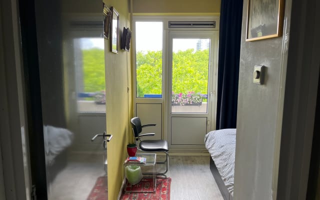 A private room with balcony in the safe green Amsterdam South district - Picture 21