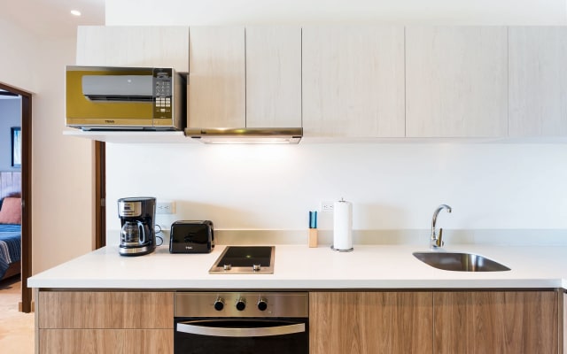 1BR in #1 location !, 3rd floor, Condo IPANA, Brand new, 3 rooftop pools, gym and rooftop bar with ocean view - Photo 6