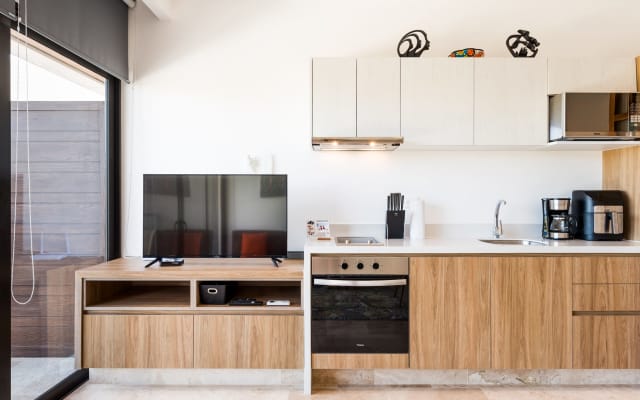 ¡1BR Apt en 1 ubicación! 2 o piso, IPANA 3 piscinas en la azotea...