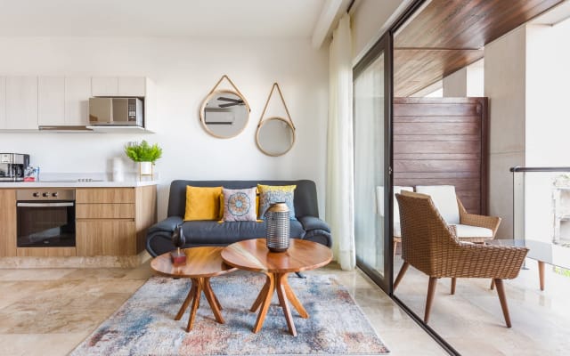 1BR in bester Lage, Condo IPANA Brandneu, High Speed Wifi, 4 Dachpools,