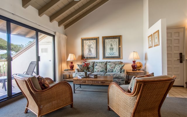 Hermosa unidad de 2 dormitorios, privada, con vista al mar en Maui...