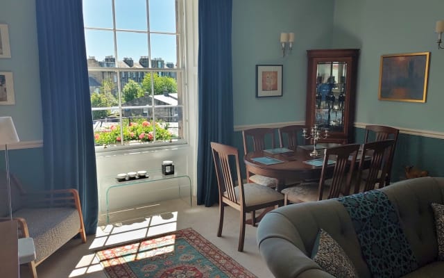 Große Dachgeschosswohnung in prestigeträchtiger Lage in Edinburgh. - Foto 6