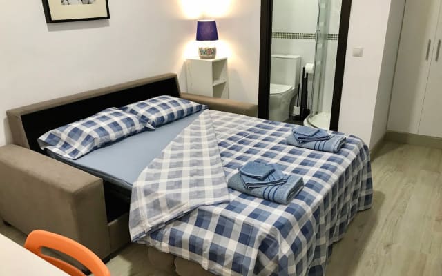 ZIMMER MIT PRIVATEM BAD IN CENTRO DE MÁLAGA (SOHO)