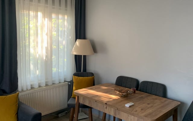 Habitación privada en apartamento con entrada privada en Estambul/Bakır