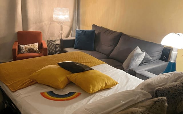 Divano letto BnB nel mio appartamento a Nizza ******** 1 viaggiatore...