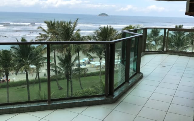 Attico con piede nella sabbia e piscina privata