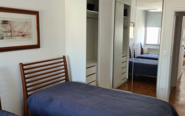 Camera da letto estremamente confortevole in un appartamento...