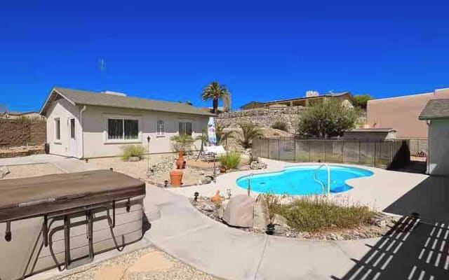 Entire Property Relax Pool Jacuzzi 3 Master Suites bonus Casita WiFi