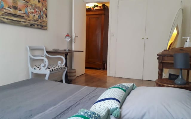 Private room in a cosy flat near Batille and Le Marais