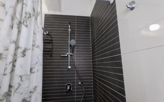 ** Prime location 2R apt. In the heart of TLV** - Picture 9