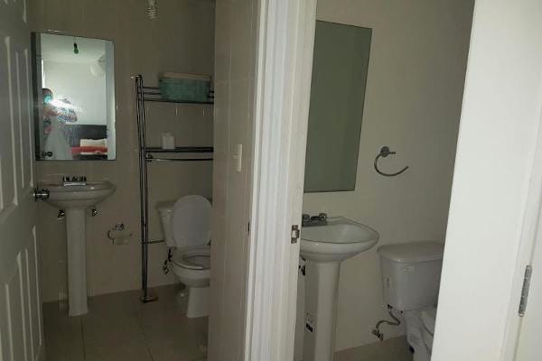 Gemütliches Zimmer in einem Boutique-Gebäude mit Aufzug
