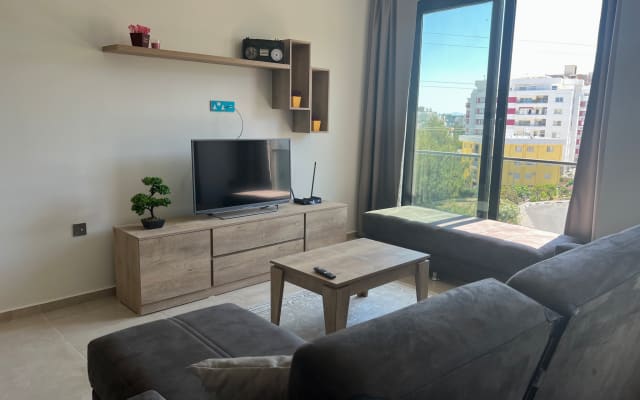 Spa, Gym, Pool, Netflix Included/Central/Spacious1