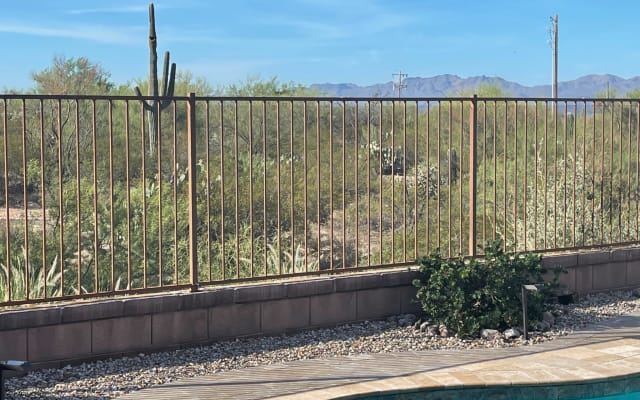 Sous le soleil de Tucson : Lit Queen avec TV et salle de bain privée
