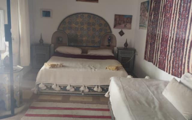 Suite grande, magnifica e discreta in una guest house a Medina