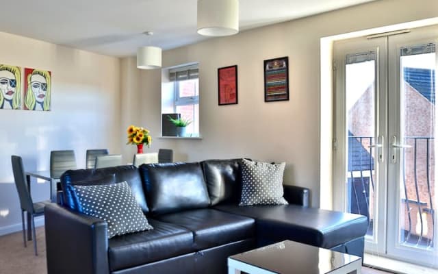 Chichele House - FREE parking, pets, FREE wi-fi, Corporate Welcome
