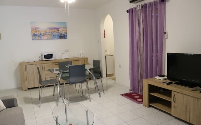 APARTAMENTO EM QAWRA