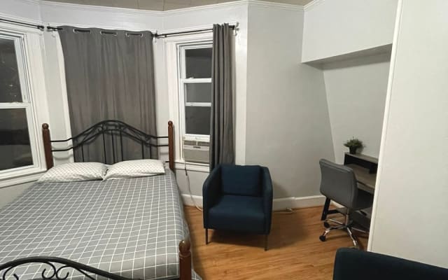 Deal Private Room in Residential Home Close to Manhattan