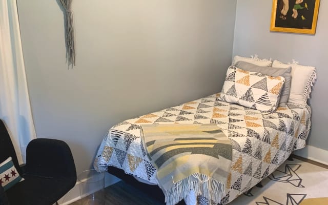 Private BR conveniently located mins. from the heart of Midtown ATL.