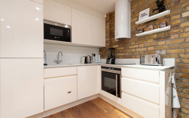 Amazing property just for you in Soho, London! The Best Gay location!