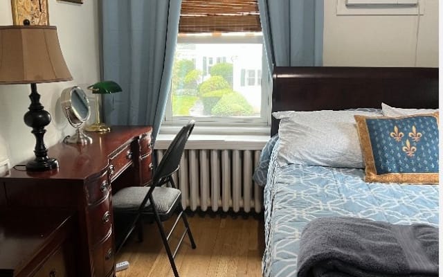 Rooms near Village of Patchogue & train to NYC, beach ferries seasonal