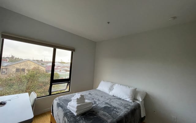 Sleek minimalist condo - Picture 5