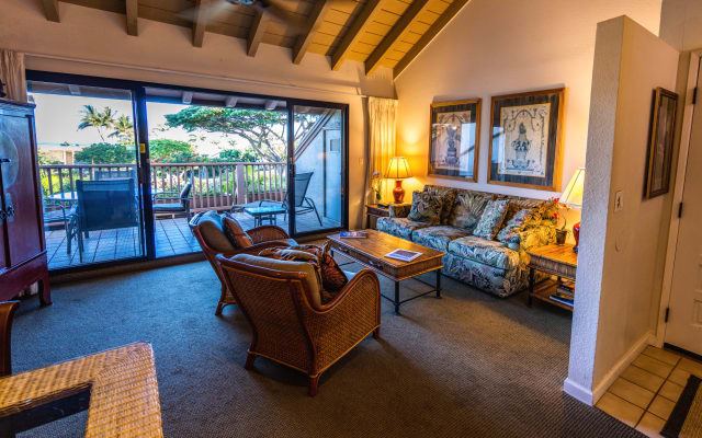 Hermosa unidad de 2 dormitorios, privada, con vista al mar en Maui...