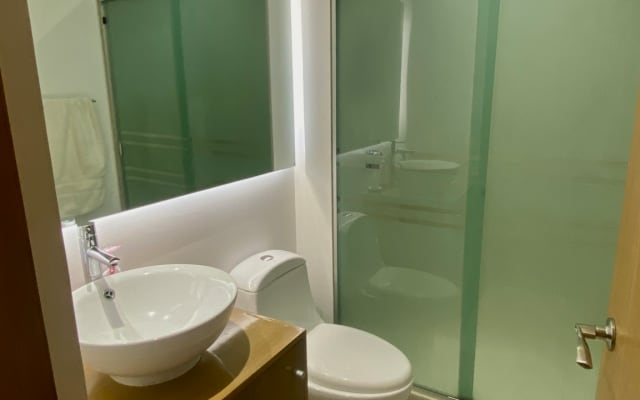 Habitación con baño privado a pocos pasos del Parque España en piso compartido - Foto 4