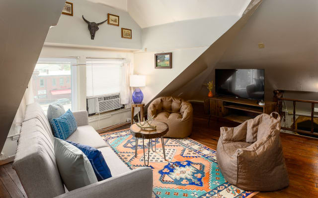 Beste Lage! Komfortable Bardstown Loft! - Foto 3