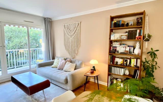 Quarto confortável num apartamento tranquilo